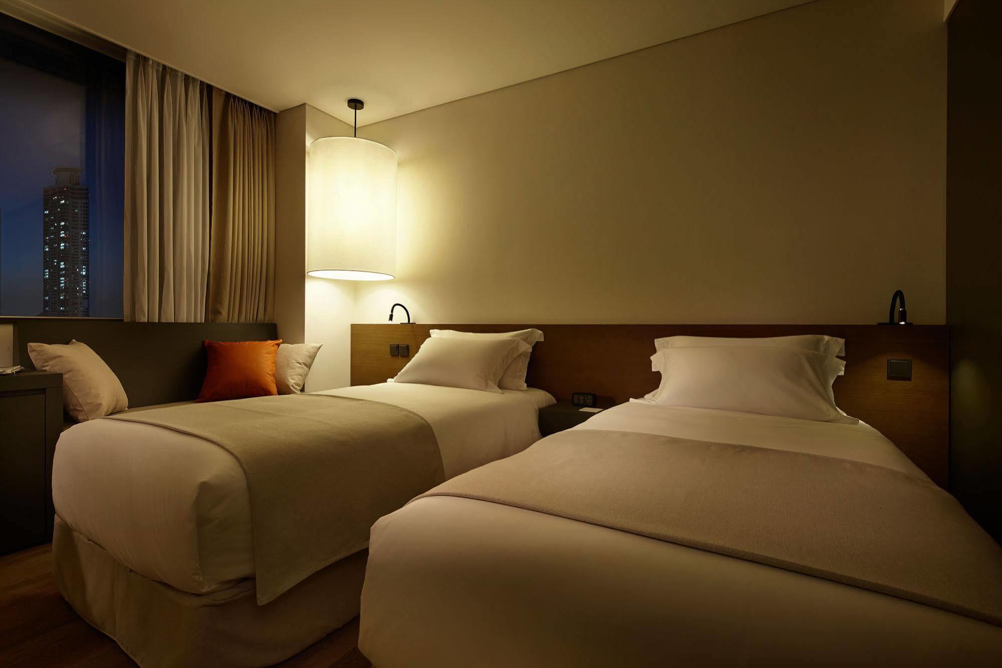 Shilla Stay Seodaemun Seoul Station Екстериор снимка