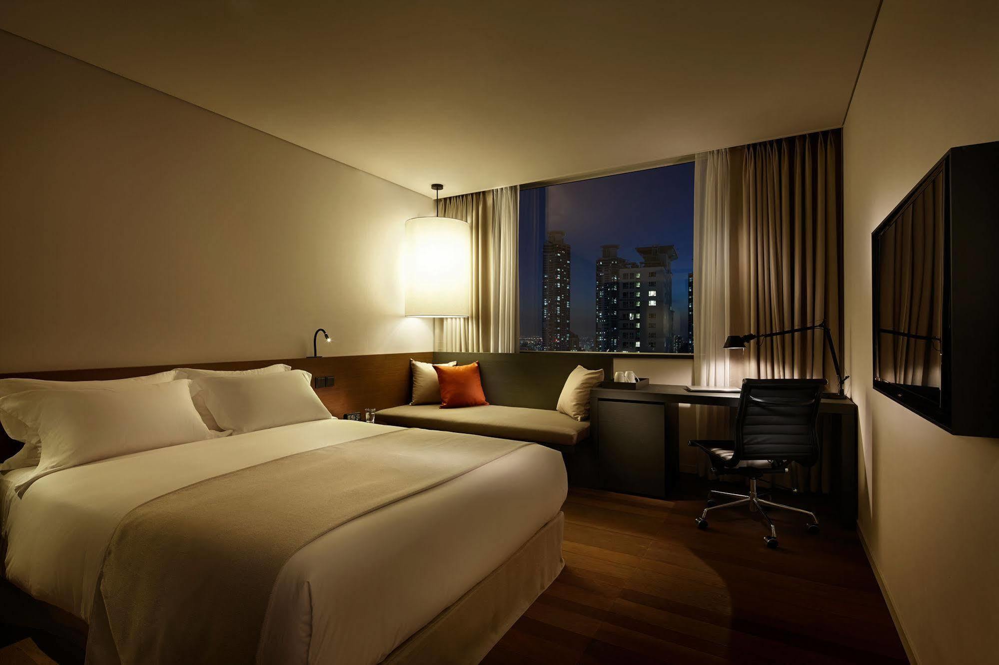 Shilla Stay Seodaemun Seoul Station Екстериор снимка