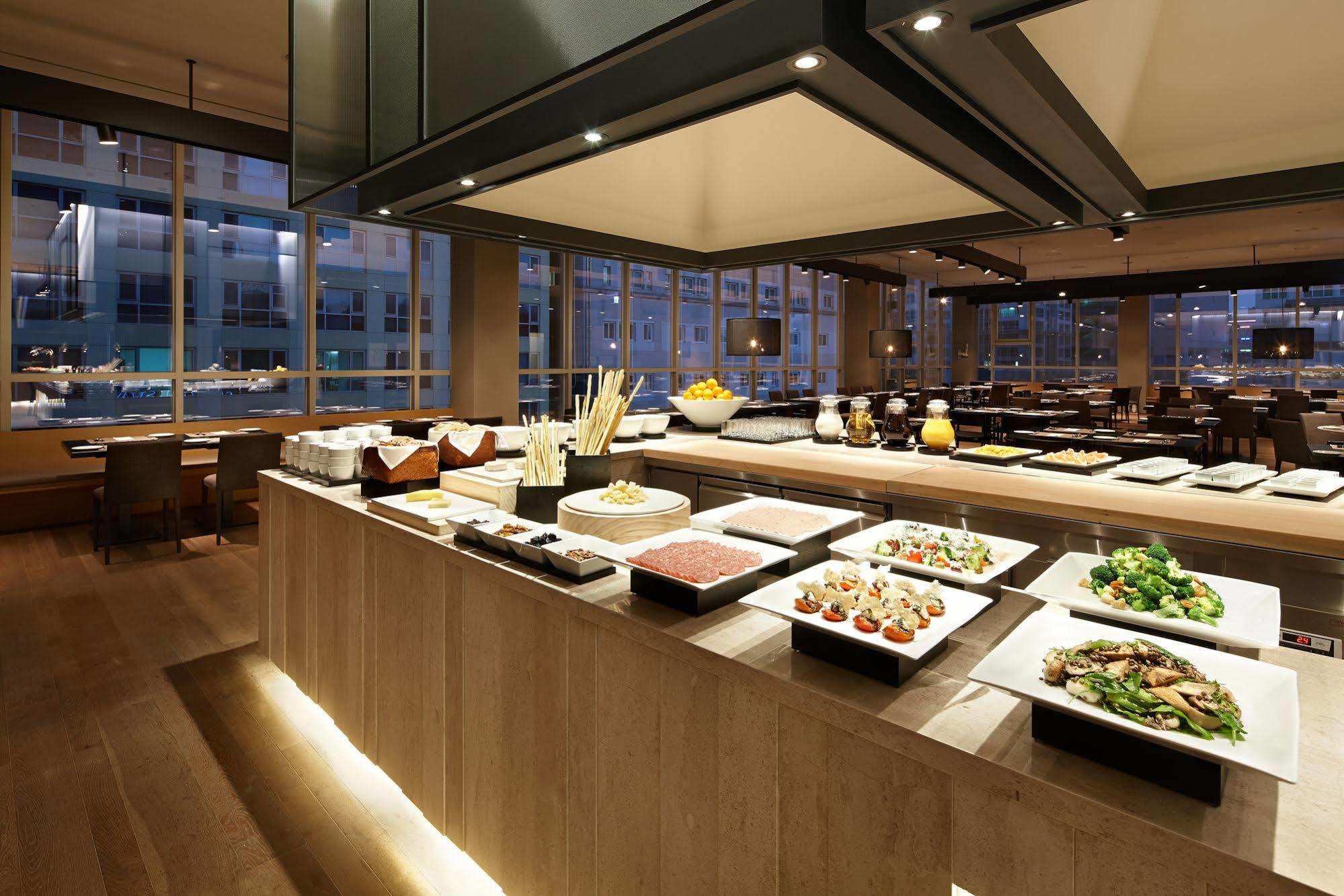 Shilla Stay Seodaemun Seoul Station Екстериор снимка